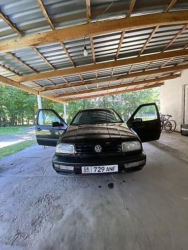 Volkswagen Vento: 1993 г., Бензин, Седан