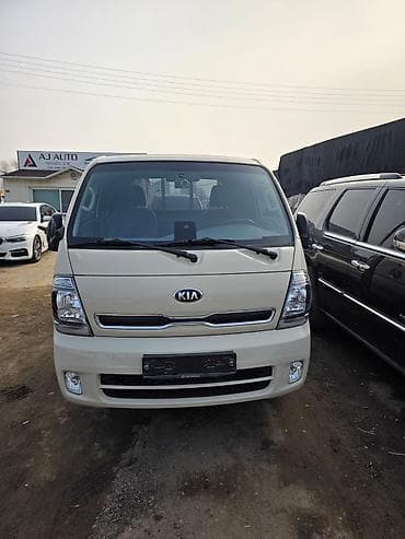 ка три: Kia BONGO: 2021 г., 2.4 л, Механика, Газ, Бус — 4