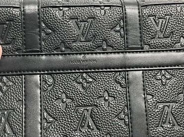 Классические сумки: Классическая сумка, Louis Vuitton, Материал: Натуральная кожа, Регулируемый ремень, Унисекс — 1