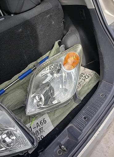 головка нексия 2: Передняя левая фара Toyota 2002 г., Б/у, Оригинал — 2