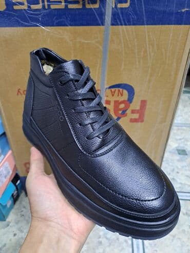 ecco 42: Тёплые обуви💨💨💨
зимние/Тёплые 
Размер 39.40.41.42.43.44 — 9