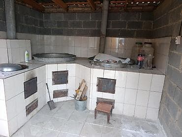 продажи квартиры: Продаётся жилой дом с закрытым двором и хозяйственными постройками. - — 4