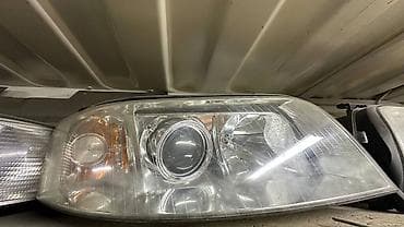 Передняя левая фара Audi