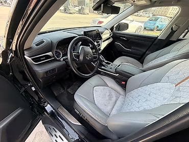 q 7: Toyota Highlander: 2021 г., 2.5 л, Автомат, Гибрид, Кроссовер — 3