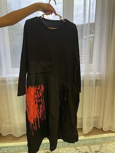 Платье в стиле street/oversize, черного цвета с асимметричным кроем и