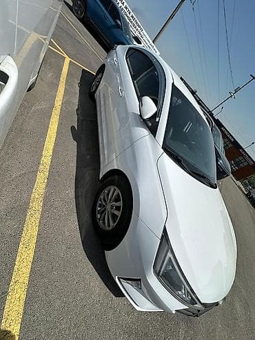 Hyundai Elantra: 2019 г., 1.6 л, Автомат, Газ, Седан — 9