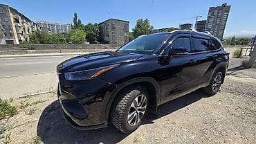 Toyota Highlander: 2022 г., 3.5 л, Типтроник, Бензин, Кроссовер