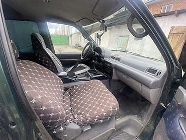 задаю: Nissan Serena: 2000 г., 1.6 л, Ручные, Газ, Минивэн — 5