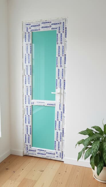 двери на балкон: ПВХ-дверь Wintech со стеклопакетом - Материал: профиль ПВХ Wintech — 1