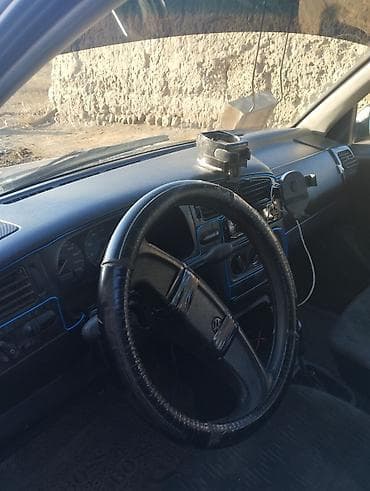 разбитые авто: Volkswagen Golf: 1994 г., 1.8 л, Механика, Бензин, Универсал — 5