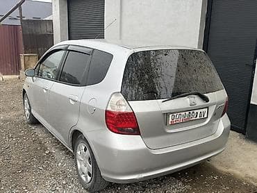 трактор 82 1: Honda Jazz: 2002 г., 1.5 л, Кол менен иштөөчү, Бензин, Хетчбек — 3