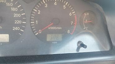 prius plus: Toyota Avensis: 2000 г., 2 л, Механика, Бензин, Универсал — 7