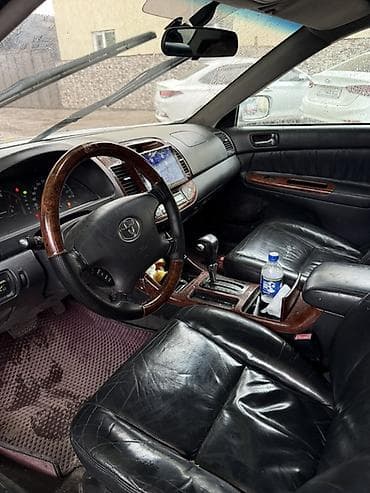650: Toyota Camry: 2004 г., Газ — 6