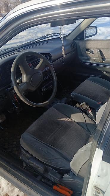 Mazda 626: 1988 г., Механика, Седан