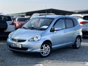 Honda Jazz: 2006 г., 1.4 л, Механика, Бензиновая, Хэтчбэк