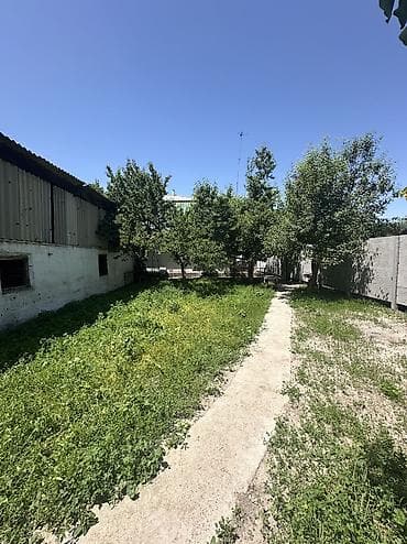 act building: ✨Продаётся дом в с. Сокулук✨ 🏡 Характеристики： • Участок - 6 соток • — 4