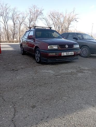 Продажа авто: Volkswagen Vento: 1993 г., Седан — 3