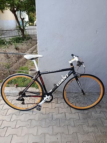 велик буву: Городской велосипед, Giant, Рама S (145 - 165 см), Б/у — 1