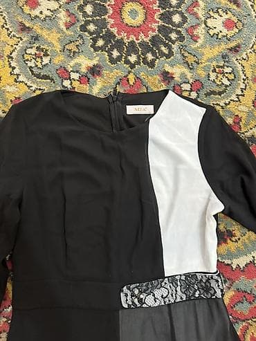 armani code: Платье MIA, миди, черно-белое, с асимметричным дизайном. Производство — 4