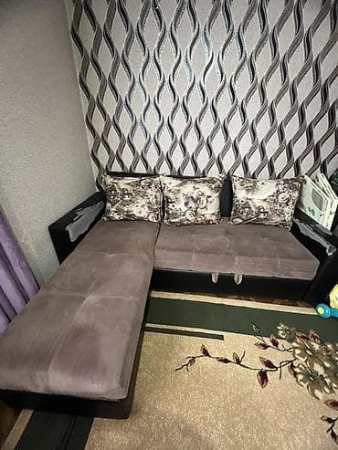 Комплектующие для мебели: Угловой диван с оттоманкой отдам даром — 1