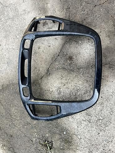 Панелдер, каптоолор: Борбордук консоль Toyota — 3