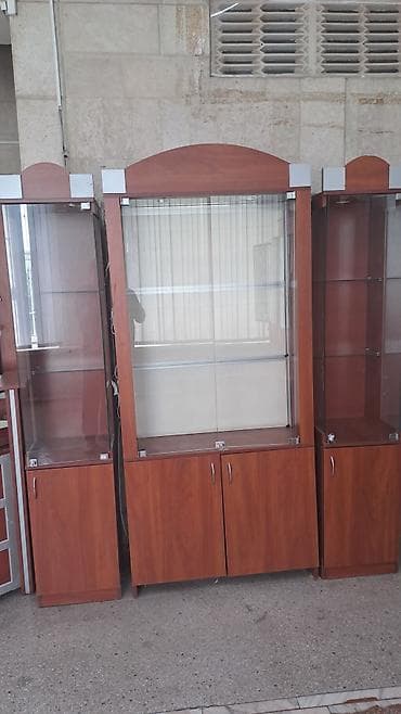 Торговое оборудование: Торговые витрины и прилавки из стекла и ЛДСП (цвет — тёплый — 5