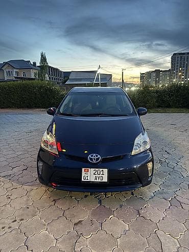 Продажа авто: Toyota Prius: 2015 г., 1.8 л, Вариатор, Гибрид, Седан — 4