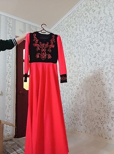 жаны жылдык кийимдер: Бий үчүн көйнөк, Узун модель, S — 1