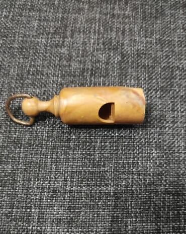 Игрушки: 1) Формочки СССР алюминиевые для леденцов 2) свисток - 150с 3) — 3