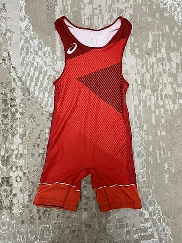 биксы одежда: Мужской спортивный костюм, S, Asics, Новый, цвет - Красный, Самовывоз — 1