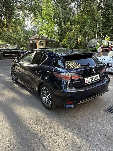эмблема гибрид: Lexus CT: 2017 г., 1.8 л, Вариатор, Гибрид, Хэтчбэк — 3