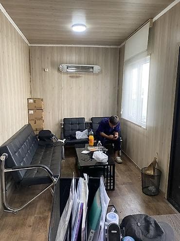 студия комната: Модульный офис/бытовка из морского контейнера с готовой внутренней — 4