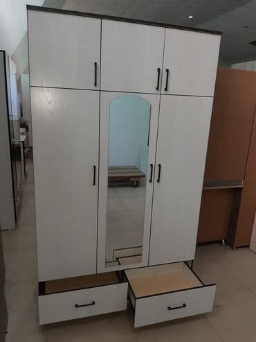 купить селитру оптом: Продаю шкафы 3х дверный ламинат из россия высота 2,15см ширина 1,30см — 1