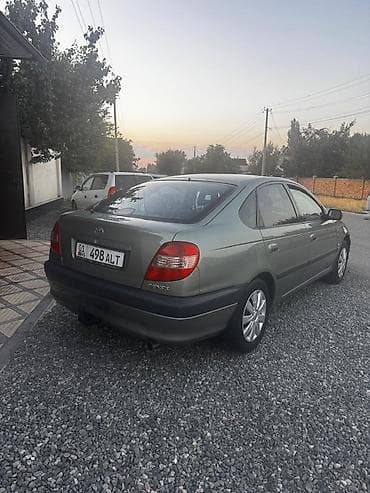 освещение салона: Toyota Avensis: 2001 г., 1.8 л, Механика, Бензин, Хэтчбэк — 3