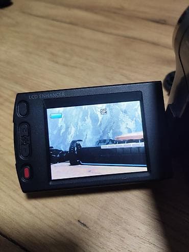 черная видеокамера: Видеокамера Samsung Видеокамера Samsung, модель VP-DC171i Полностью — 3