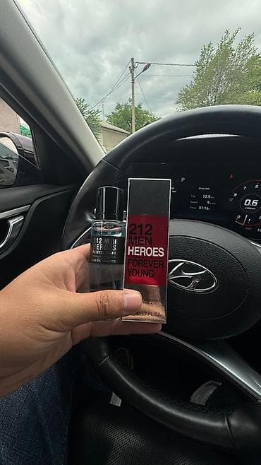мужской спрей для тела: Парфюмерные ароматы в спреях по 50 мл - Dior Sauvage Elixir — Eau de — 3