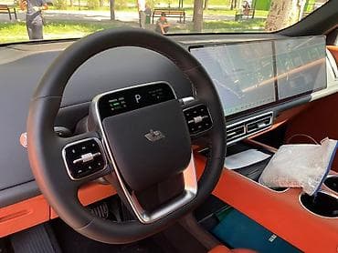 Продажа авто: Voyah : 2025 г., Кроссовер — 3