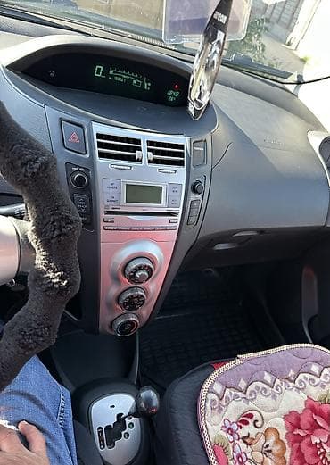 gen kg: Toyota Yaris: 2008 г., 1.3 л, Автомат, Бензин, Хэтчбэк — 6