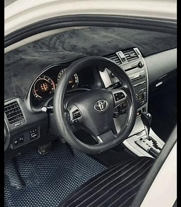 bmw e 28: Toyota Corolla: 2011 г., Автомат, Бензин, Седан — 9