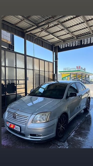 Toyota Avensis: 2004 г., 2 л, Механика, Бензин, Седан