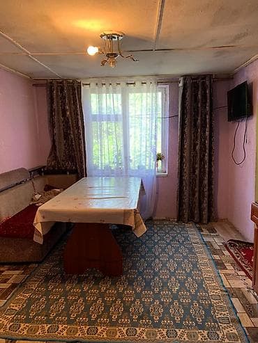 селом: Продаю дом 3 комнаты,кухня, район мкр.Достук, уч.2 сотки, большой — 7