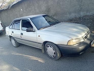 buick gl8: Седан 4‑дверный, серебристый, передний привод. Кузов классической — 1