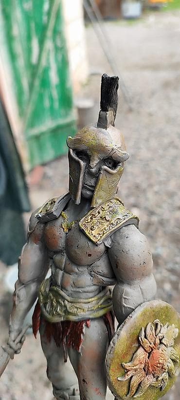 Искусство и коллекционирование: Ручная фигурка «Гладиатор» - Авторская скульптура на подставке: воин — 2