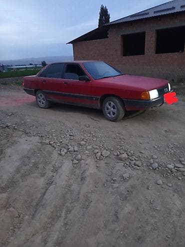 авто прикуриватель: Audi 100: 1989 г., 1.8 л, Механика, Бензин, Седан — 4