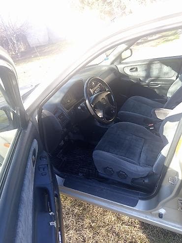 Mazda 626: 1997 г., 1.8 л, Механика, Бензин, Хэтчбэк