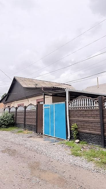 сколько стоит дом машина: Продаётся частный полдома с участком. Мебели частично остаются. - — 1