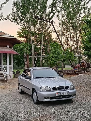 Daewoo Lanos: 2000 г., Механика, Бензин, Седан