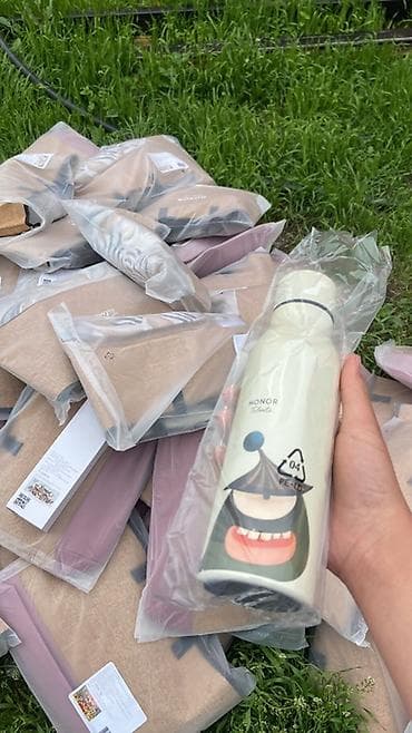 скотч с надписью: Акция! 🔥 3 даана топтом: 	•	2 даана термос 	•	1 даана сумка Баары — 2