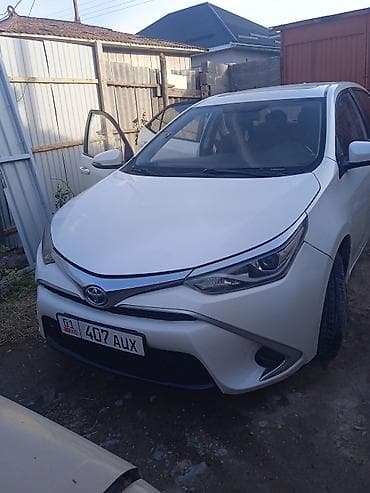 авто лейлек: Toyota Corolla: 2018 г., 1.8 л, Автомат, Гибрид, Седан — 1