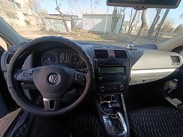 ом 642: Volkswagen Jetta: 2010 г., 1.6 л, Автомат, Бензин, Седан — 7